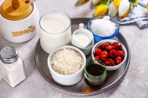 Английский рисовый пудинг с вишней