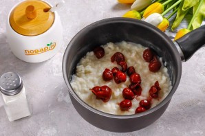 Английский рисовый пудинг с вишней