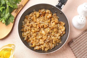 Баклажаны фаршированные луком и сыром в духовке