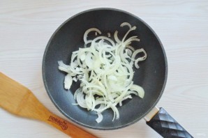 Диетическая тушеная капуста с курицей