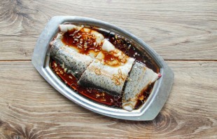 Форель в медово-соевом соусе