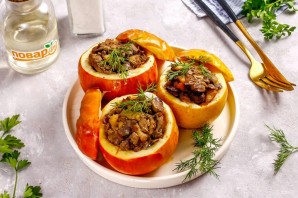Яблоки фаршированные печенью