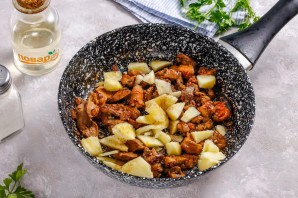 Яблоки фаршированные печенью