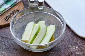 Кабачки брусочками в панировке в духовке Кабачки брусочками в панировке в духовке