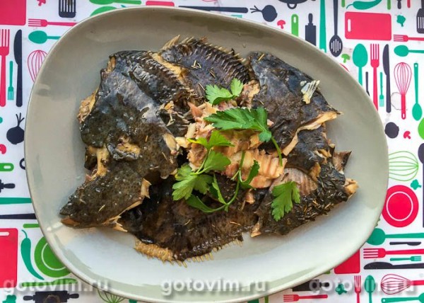 Камбала с розмарином и красным вином в рукаве для выпечки Камбала с розмарином и красным вином в рукаве для выпечки