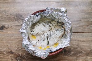 Караси в сметане в духовке в фольге