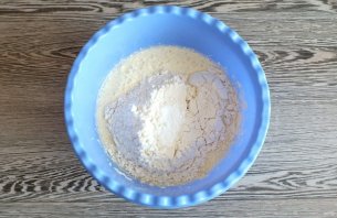 Кекс с клюквой на сметане