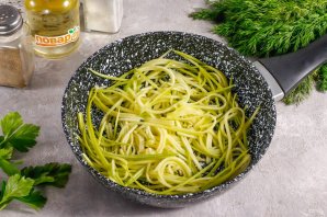 Кето-спагетти из кабачков