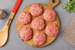 Котлеты с кабачком и помидором