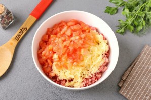 Котлеты с кабачком и помидором