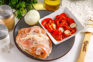 Курица с вялеными помидорами