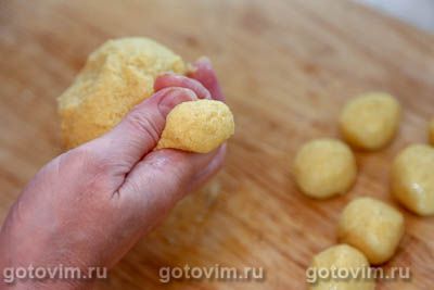 Куриный суп с цветной капустой и сырными клецками Куриный суп с цветной капустой и сырными клецками