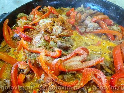 Македонская сельска тава или мясо, тушенное с луком в глиняном горшке (SELSKA TAVA) Македонская сельска тава или мясо, тушенное с луком в глиняном горшке (SELSKA TAVA)