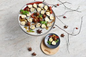 Маринованные перепелиные яйца