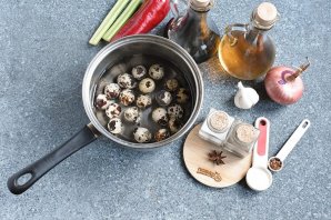 Маринованные перепелиные яйца