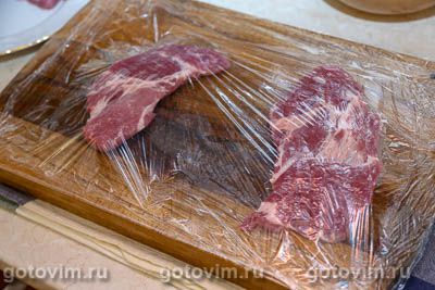 Моравский шницель из свинины с начинкой из омлета Моравский шницель из свинины с начинкой из омлета