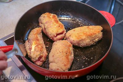 Моравский шницель из свинины с начинкой из омлета Моравский шницель из свинины с начинкой из омлета