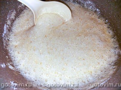 Морковно-медовый торт с кремом из сливочного сыра и сгущенки 