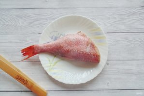 Морской окунь с брокколи в духовке