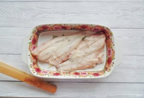 Морской окунь с горчицей в духовке