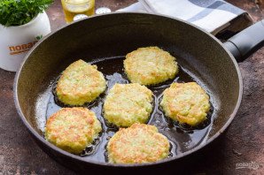 Оладьи из цветной капусты и кабачков