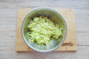 Оладьи из кабачков с плавленым сыром