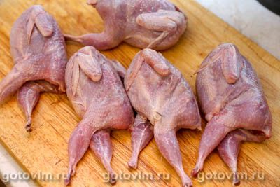 Оливье с перепелками и перепелиными яйцами