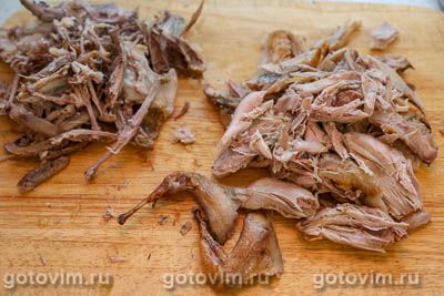 Оливье с перепелками и перепелиными яйцами