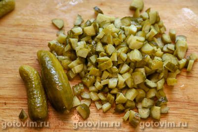 Оливье с перепелками и перепелиными яйцами