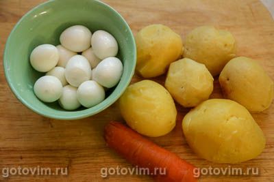 Оливье с перепелками и перепелиными яйцами