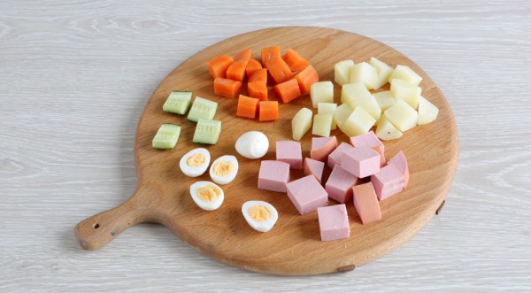 Оливье с вареной колбасой, пошаговый рецепт с фото Оливье с вареной колбасой, пошаговый рецепт с фото