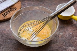 Омлет с репчатым луком и сыром