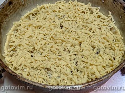 Песочный пирог со сливами под ореховым штрейзелем Песочный пирог со сливами под ореховым штрейзелем