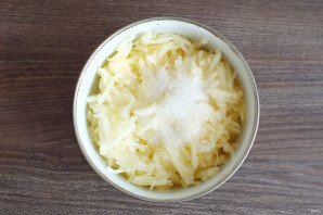 Пирожки с яблоками в мультиварке