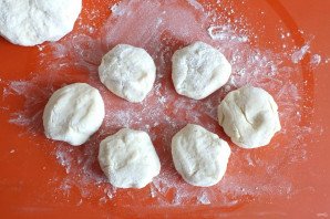 Пирожки с яблоками в мультиварке