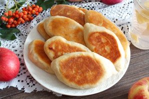 Пирожки с яблоками в мультиварке