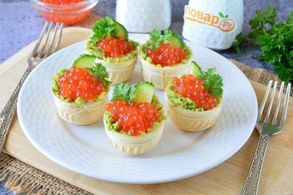 Просто и красиво! Быстрые закуски с икрой для новогоднего стола        