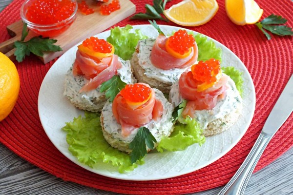 Просто и красиво! Быстрые закуски с икрой для новогоднего стола        