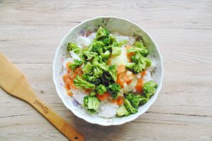 Рисовая запеканка с брокколи в духовке