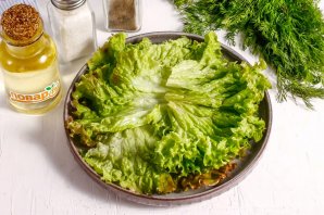 Салат из морепродуктов с яблоком