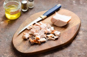 Салат "Красотка" с копченой курицей и грушей Салат "Красотка" с копченой курицей и грушей