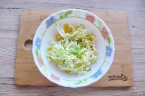 Салат с курицей и консервированными персиками