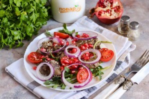 Салат с куриной печенью и гранатом Салат с куриной печенью и гранатом