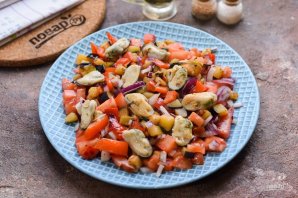 Салат с мидиями и баклажанами