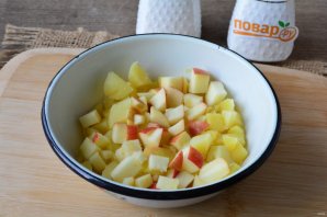 Салат с семгой и яблоком