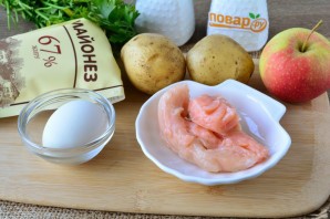 Салат с семгой и яблоком