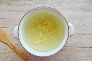 Щавелевый суп с кабачками