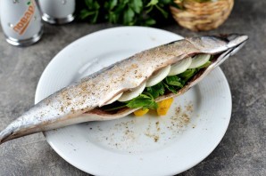 Скумбрия с петрушкой в духовке