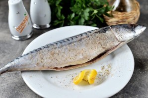 Скумбрия с петрушкой в духовке