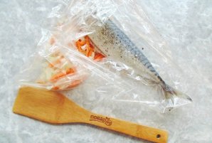 Скумбрия в духовке с розмарином